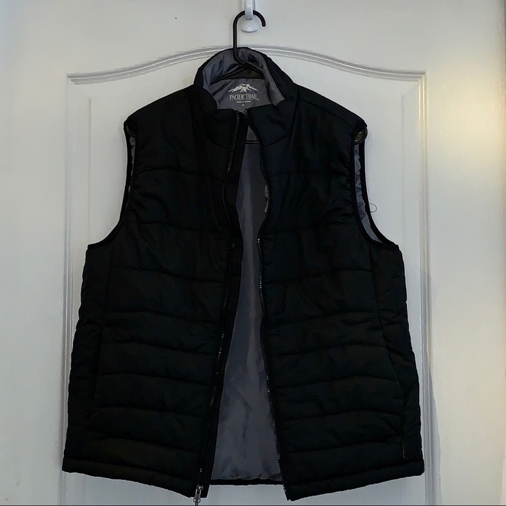 BLACK PUFFER VEST